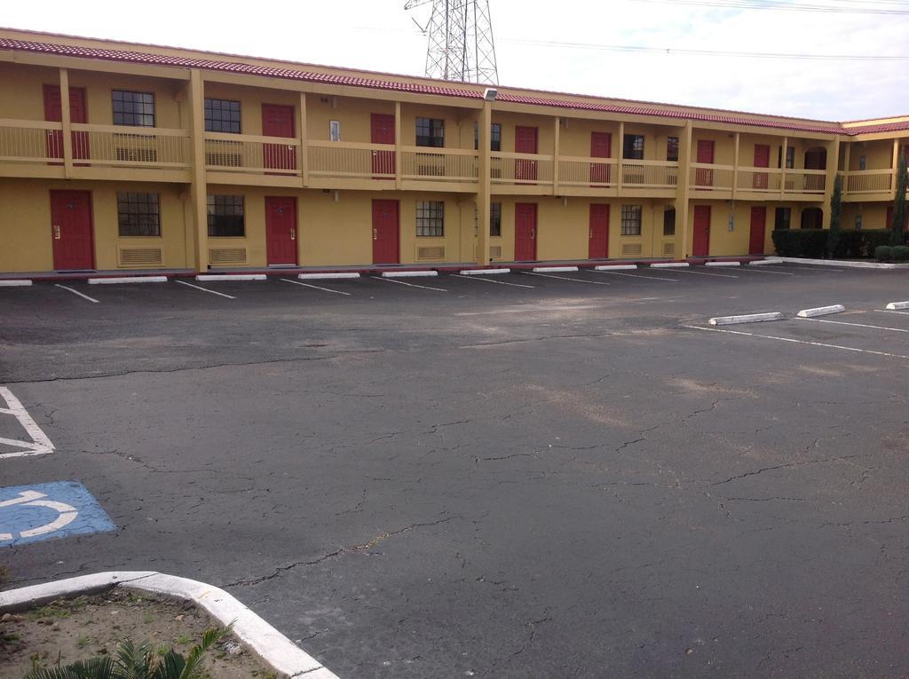 Studio 6-Houston, Tx - Intercontinental Airport South Екстериор снимка